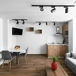 Ultima, Nilie Hospitality Mgmt Apartman