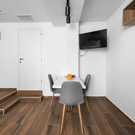 Ultima, Nilie Hospitality Mgmt Apartman