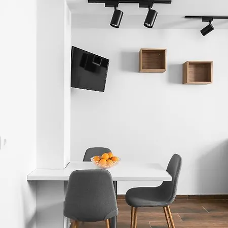 Ultima, Nilie Hospitality Mgmt Szaloniki